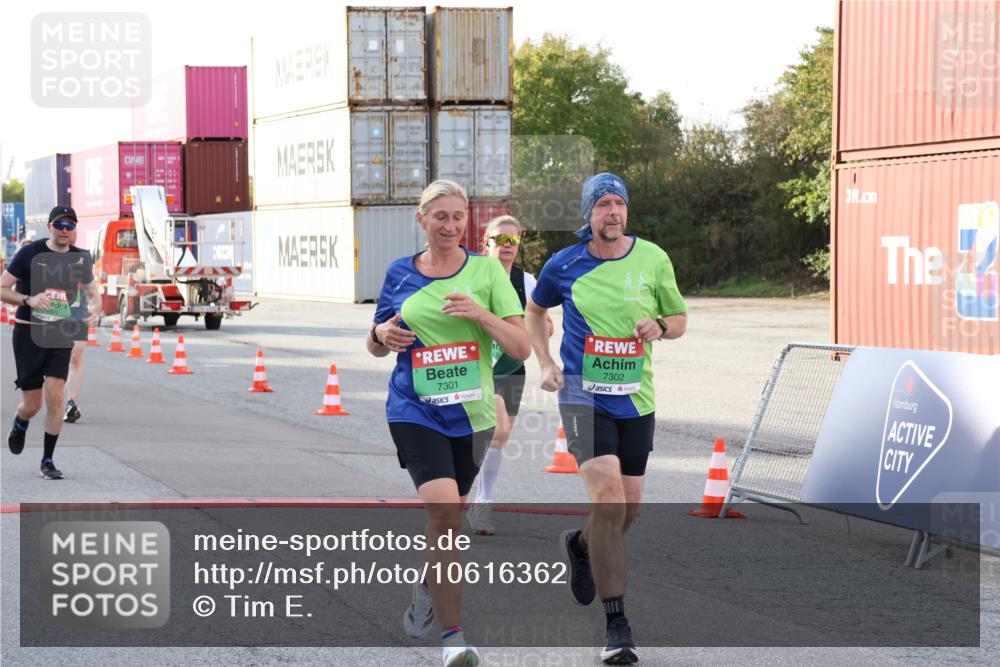 03.10.2026 - Köhlbrandbrückenlauf Tim E. http://msf.ph/oto/10616362 03.10.2026 16:21:03 Ziel 4109, 7301, 7302, 7341, 7773, 8535, 8812, 8821, 8849, 9188 meine-sportfotos.de