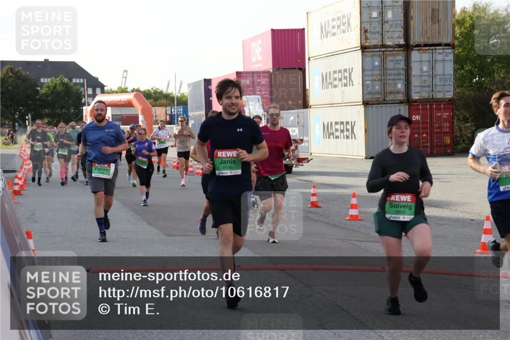 03.10.2026 - Köhlbrandbrückenlauf Tim E. http://msf.ph/oto/10616817 03.10.2026 16:21:17 Ziel 7439, 7469, 7470, 7734, 7735, 7738, 7902, 7903, 8015, 8110, 8546, 8728, 8806, 8842, 8849, 8860, 8895, 9394 meine-sportfotos.de