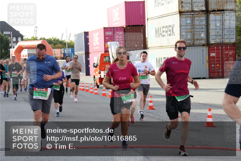 03.10.2026 - Köhlbrandbrückenlauf Tim E. http://msf.ph/oto/10616865 03.10.2026 16:21:19 Ziel 4108, 7097, 7439, 7469, 7470, 7734, 7735, 7738, 7902, 7903, 8015, 8110, 8490, 8546, 8708, 8728, 8806, 8842, 8845, 8860, 8895, 9394, 9689 meine-sportfotos.de