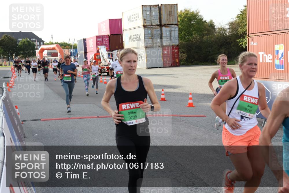 03.10.2026 - Köhlbrandbrückenlauf Tim E. http://msf.ph/oto/10617183 03.10.2026 16:21:33 Ziel 7079, 7252, 7432, 7435, 8399, 8407, 8708, 8845, 8899, 9000, 9079, 9201, 9203, 9233, 9261, 9301, 9327, 9699, 9739, 9740 meine-sportfotos.de