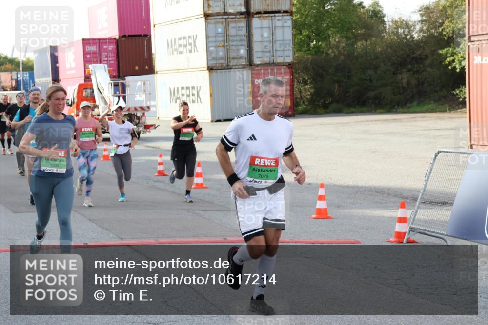 03.10.2026 - Köhlbrandbrückenlauf Tim E. http://msf.ph/oto/10617214 03.10.2026 16:21:34 Ziel 7079, 7252, 7432, 7435, 8399, 8407, 8899, 9000, 9079, 9201, 9203, 9227, 9233, 9261, 9301, 9327, 9699, 9739, 9740 meine-sportfotos.de