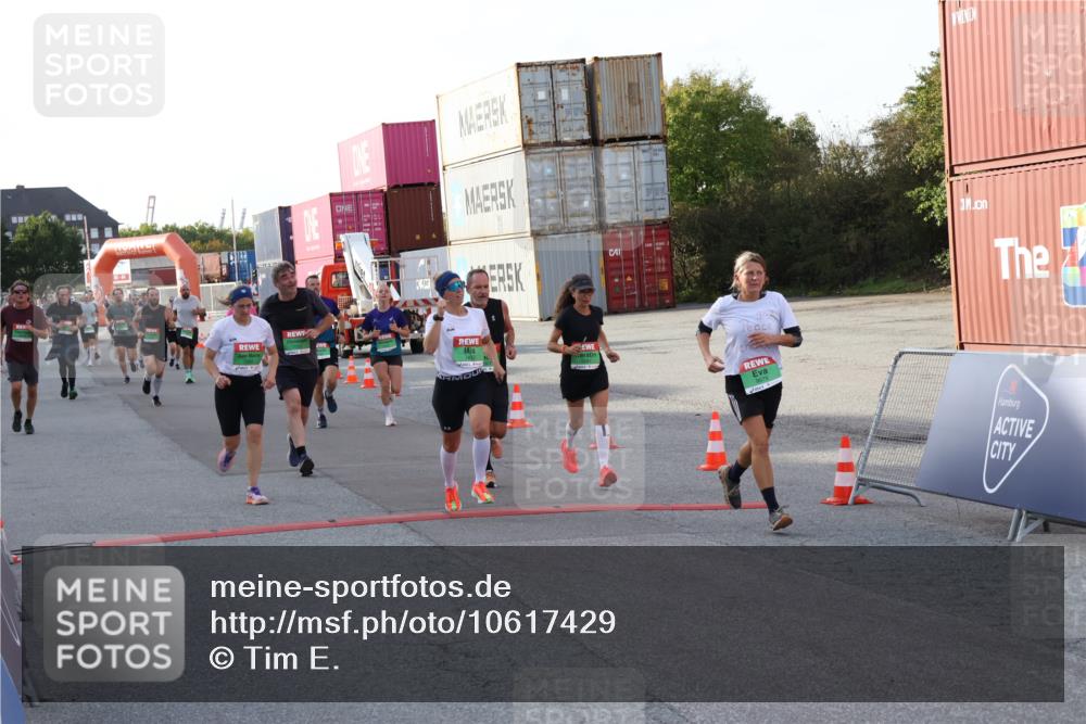 03.10.2026 - Köhlbrandbrückenlauf Tim E. http://msf.ph/oto/10617429 03.10.2026 16:21:41 Ziel 7028, 7252, 7432, 7435, 8407, 8580, 8609, 8878, 8899, 9079, 9227, 9261, 9301, 9327, 9473, 9699 meine-sportfotos.de
