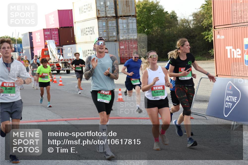 03.10.2026 - Köhlbrandbrückenlauf Tim E. http://msf.ph/oto/10617815 03.10.2026 16:21:56 Ziel 7134, 7151, 7156, 7200, 7201, 7218, 7487, 7651, 7834, 7926, 8436, 8591, 8695, 9014, 9015, 9095, 9147, 9245, 9307, 9309, 9310, 9392, 9474, 9691 meine-sportfotos.de