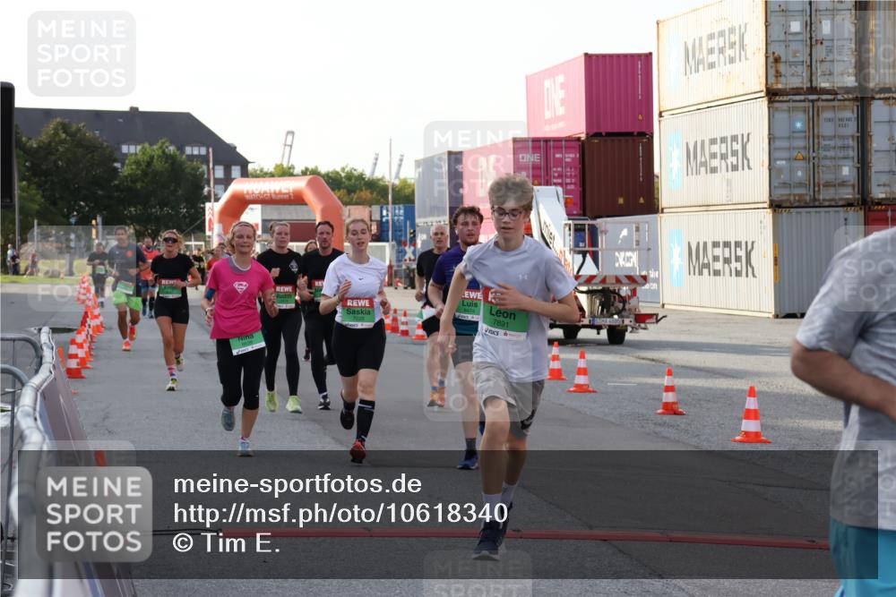 03.10.2026 - Köhlbrandbrückenlauf Tim E. http://msf.ph/oto/10618340 03.10.2026 16:22:11 Ziel 7140, 7141, 7229, 7485, 7486, 7819, 7890, 7891, 7944, 8474, 8504, 8639, 9021, 9178, 9346, 9347 meine-sportfotos.de