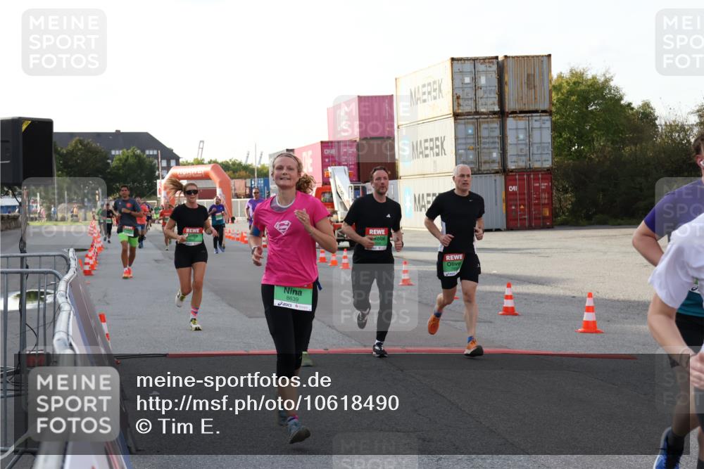 03.10.2026 - Köhlbrandbrückenlauf Tim E. http://msf.ph/oto/10618490 03.10.2026 16:22:15 Ziel 7163, 7229, 7793, 7819, 7890, 7891, 7944, 8474, 8504, 8639, 8983, 9021, 9178, 9347 meine-sportfotos.de