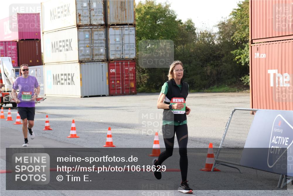 03.10.2026 - Köhlbrandbrückenlauf Tim E. http://msf.ph/oto/10618629 03.10.2026 16:22:21 Ziel 7163, 7793, 7945, 8414, 8983, 8991, 9178, 9347, 9386, 9832, 9834 meine-sportfotos.de