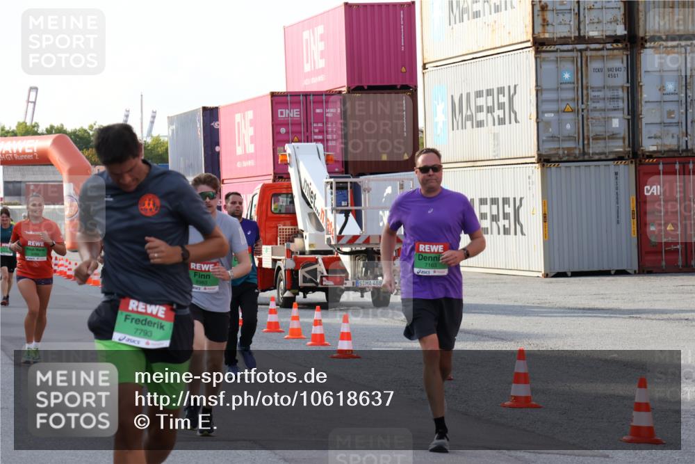 03.10.2026 - Köhlbrandbrückenlauf Tim E. http://msf.ph/oto/10618637 03.10.2026 16:22:22 Ziel 7163, 7793, 7945, 8414, 8983, 8991, 9178, 9386, 9832, 9834 meine-sportfotos.de