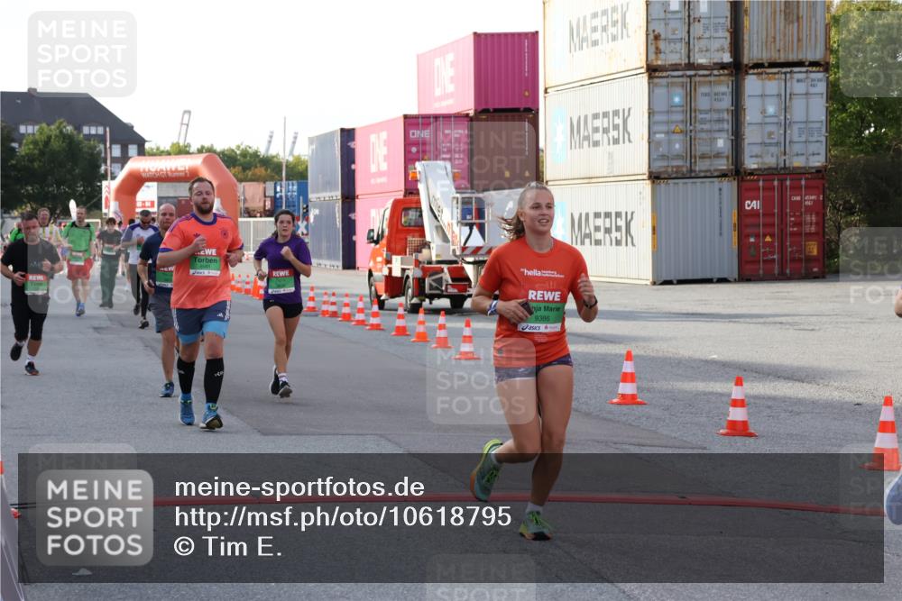 03.10.2026 - Köhlbrandbrückenlauf Tim E. http://msf.ph/oto/10618795 03.10.2026 16:22:27 Ziel 7163, 7530, 7945, 8414, 8983, 8991, 9386, 9487, 9789, 9832, 9834 meine-sportfotos.de