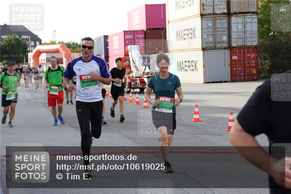 03.10.2026 - Köhlbrandbrückenlauf Tim E. http://msf.ph/oto/10619025 03.10.2026 16:22:36 Ziel 7530, 7988, 7992, 8701, 9402, 9487, 9546, 9562, 9789 meine-sportfotos.de
