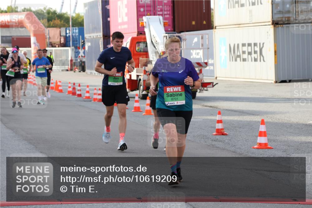 03.10.2026 - Köhlbrandbrückenlauf Tim E. http://msf.ph/oto/10619209 03.10.2026 16:22:43 Ziel 7988, 7992, 8210, 8345, 8419, 8701, 9402, 9546, 9562, 9654 meine-sportfotos.de