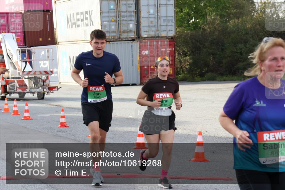 03.10.2026 - Köhlbrandbrückenlauf Tim E. http://msf.ph/oto/10619268 03.10.2026 16:22:47 Ziel 8210, 8345, 8419, 8424, 8425, 8701, 8793, 8912, 8934, 9435, 9561, 9654 meine-sportfotos.de