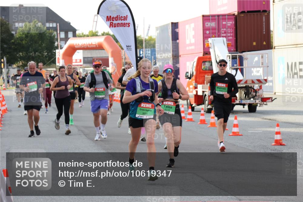 03.10.2026 - Köhlbrandbrückenlauf Tim E. http://msf.ph/oto/10619347 03.10.2026 16:22:50 Ziel 8210, 8345, 8419, 8424, 8425, 8793, 8912, 8934, 9435, 9561, 9654, 9719, 9747, 9839 meine-sportfotos.de