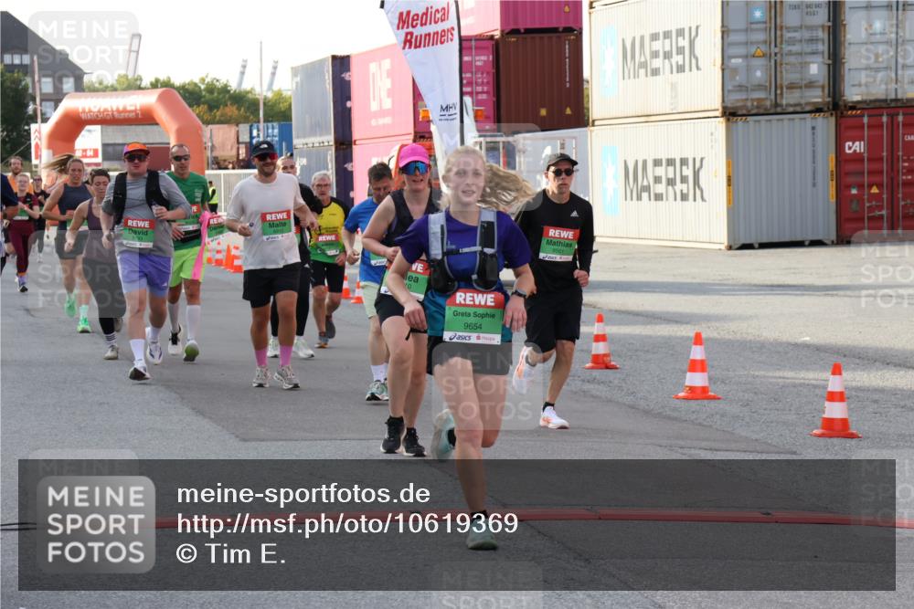 03.10.2026 - Köhlbrandbrückenlauf Tim E. http://msf.ph/oto/10619369 03.10.2026 16:22:51 Ziel 8210, 8345, 8419, 8424, 8425, 8536, 8579, 8793, 8912, 8934, 9435, 9561, 9654, 9719, 9747, 9839 meine-sportfotos.de