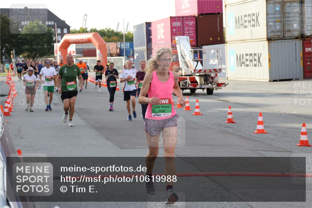 03.10.2026 - Köhlbrandbrückenlauf Tim E. http://msf.ph/oto/10619988 03.10.2026 16:23:16 Ziel 7090, 7137, 7342, 7553, 7576, 7894, 8562, 8625, 8698, 9121, 9681 meine-sportfotos.de