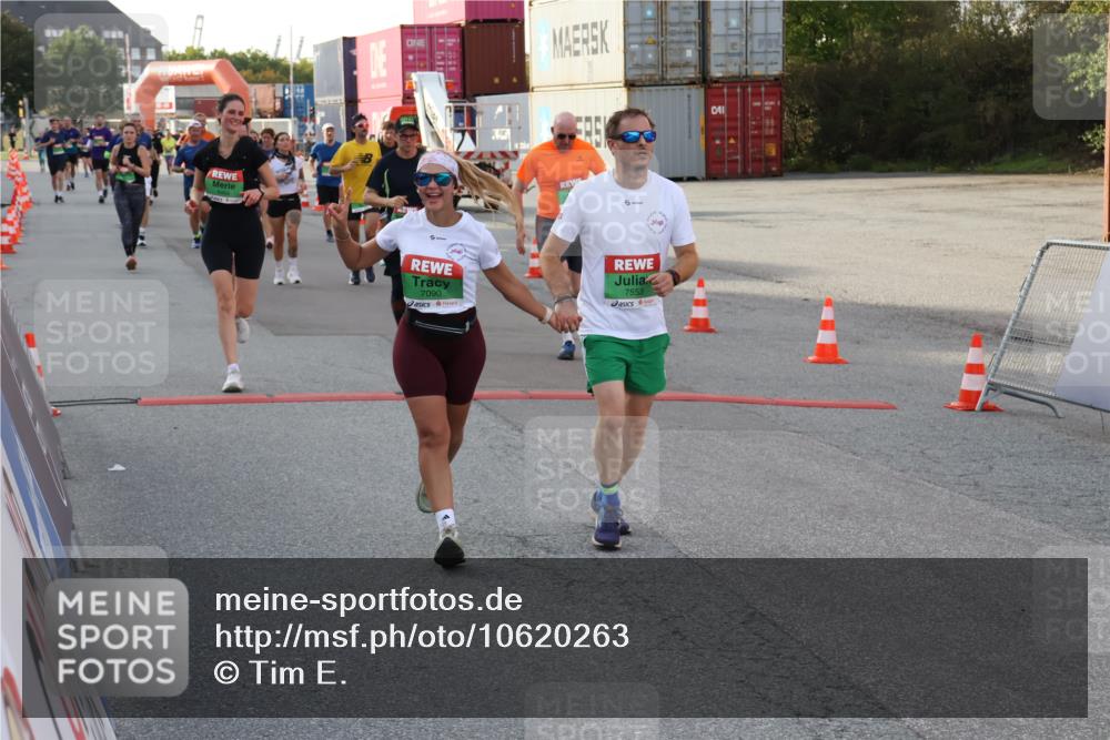 03.10.2026 - Köhlbrandbrückenlauf Tim E. http://msf.ph/oto/10620263 03.10.2026 16:23:26 Ziel 7090, 7184, 7287, 7342, 7553, 7652, 7894, 8507, 8596, 8762, 8922, 8926, 9065, 9152, 9317, 9328, 9464, 9741, 9801 meine-sportfotos.de