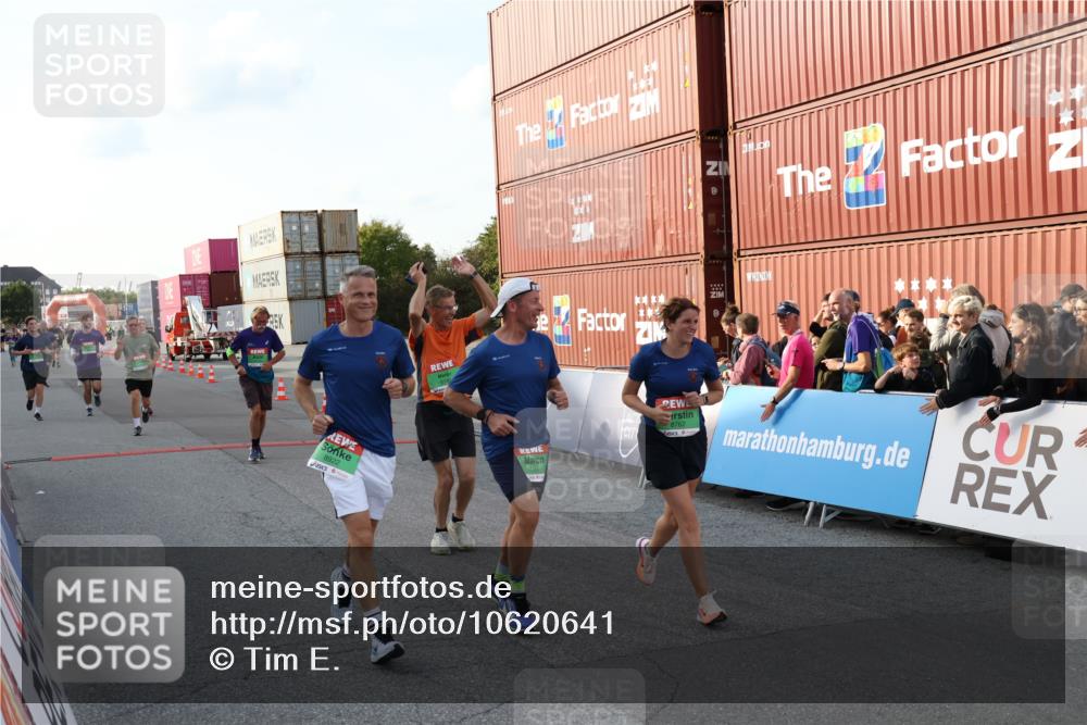 03.10.2026 - Köhlbrandbrückenlauf Tim E. http://msf.ph/oto/10620641 03.10.2026 16:23:38 Ziel 7184, 7287, 7503, 7504, 7703, 8730, 8762, 8820, 8869, 8897, 8922, 9139, 9328, 9741, 9801 meine-sportfotos.de