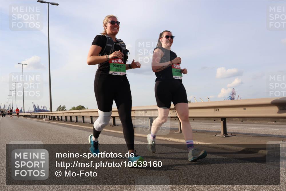 03.10.2026 - Köhlbrandbrückenlauf Mo-Foto http://msf.ph/oto/10639160 03.10.2026 16:14:37 Position 3 9586, 9583 meine-sportfotos.de