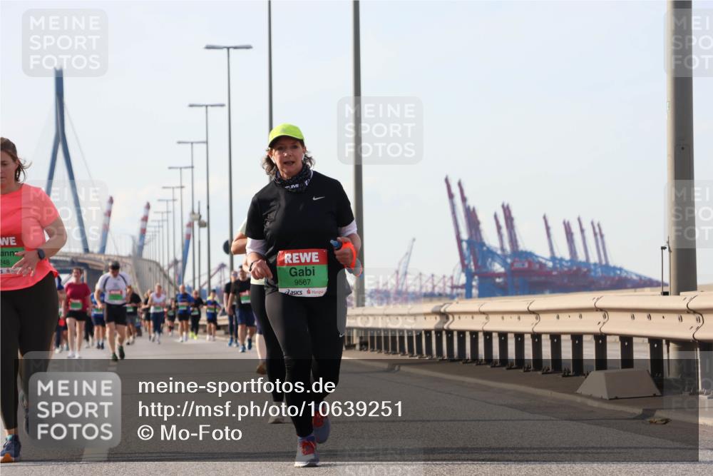 03.10.2026 - Köhlbrandbrückenlauf Mo-Foto http://msf.ph/oto/10639251 03.10.2026 16:14:54 Position 3 248, 9567 meine-sportfotos.de