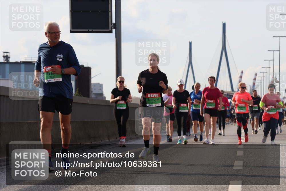 03.10.2026 - Köhlbrandbrückenlauf Mo-Foto http://msf.ph/oto/10639381 03.10.2026 16:15:14 Position 3 9639, 7550 meine-sportfotos.de