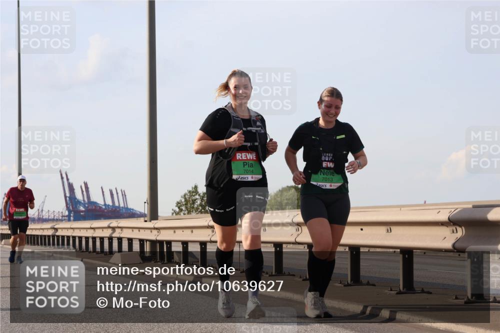 03.10.2026 - Köhlbrandbrückenlauf Mo-Foto http://msf.ph/oto/10639627 03.10.2026 16:15:52 Position 3 7014, 7013 meine-sportfotos.de