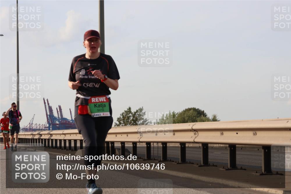 03.10.2026 - Köhlbrandbrückenlauf Mo-Foto http://msf.ph/oto/10639746 03.10.2026 16:16:06 Position 3 28, 9416 meine-sportfotos.de