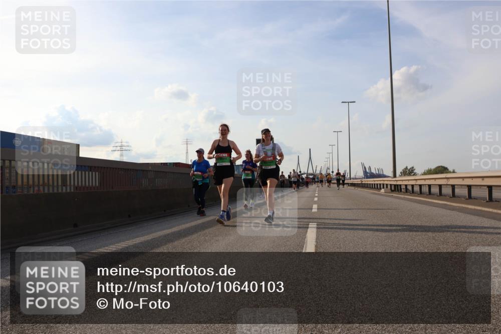 03.10.2026 - Köhlbrandbrückenlauf Mo-Foto http://msf.ph/oto/10640103 03.10.2026 16:17:25 Position 3  meine-sportfotos.de