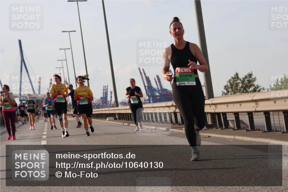 03.10.2026 - Köhlbrandbrückenlauf Mo-Foto http://msf.ph/oto/10640130 03.10.2026 16:17:34 Position 3 7225 meine-sportfotos.de