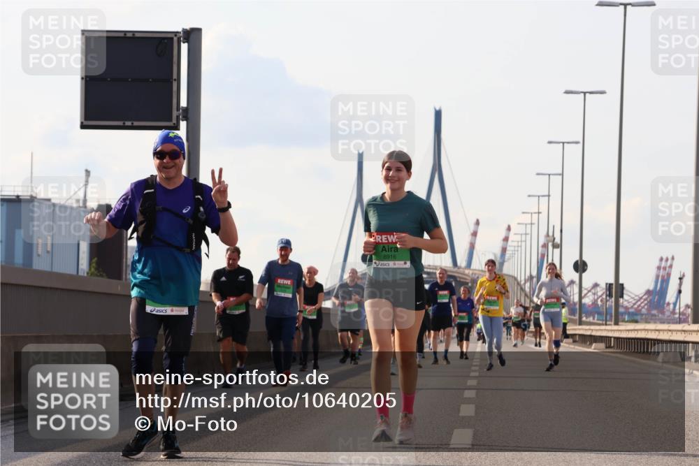 03.10.2026 - Köhlbrandbrückenlauf Mo-Foto http://msf.ph/oto/10640205 03.10.2026 16:17:47 Position 3 8916 meine-sportfotos.de