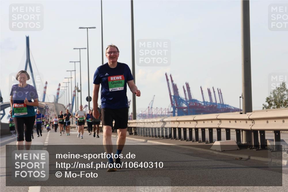03.10.2026 - Köhlbrandbrückenlauf Mo-Foto http://msf.ph/oto/10640310 03.10.2026 16:18:07 Position 3 9001, 8751 meine-sportfotos.de