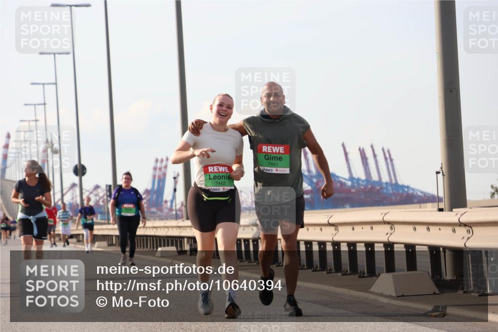 03.10.2026 - Köhlbrandbrückenlauf Mo-Foto http://msf.ph/oto/10640394 03.10.2026 16:18:23 Position 3 7442, 7441 meine-sportfotos.de