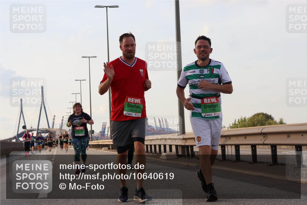 03.10.2026 - Köhlbrandbrückenlauf Mo-Foto http://msf.ph/oto/10640619 03.10.2026 16:19:02 Position 3 9299, 7095 meine-sportfotos.de