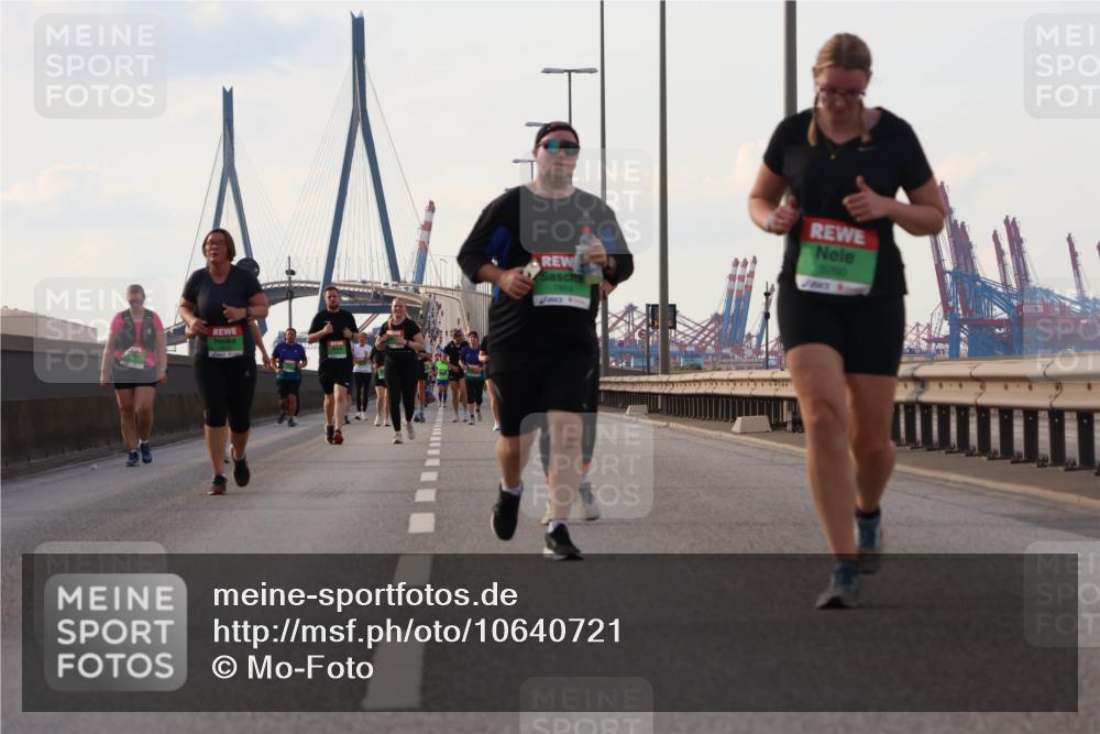 03.10.2026 - Köhlbrandbrückenlauf Mo-Foto http://msf.ph/oto/10640721 03.10.2026 16:19:24 Position 3 7854 meine-sportfotos.de