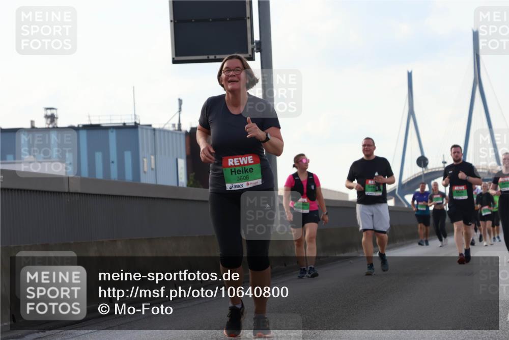 03.10.2026 - Köhlbrandbrückenlauf Mo-Foto http://msf.ph/oto/10640800 03.10.2026 16:19:32 Position 3 9608 meine-sportfotos.de
