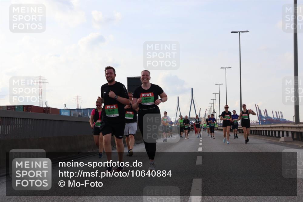 03.10.2026 - Köhlbrandbrückenlauf Mo-Foto http://msf.ph/oto/10640884 03.10.2026 16:19:44 Position 3 9429 meine-sportfotos.de