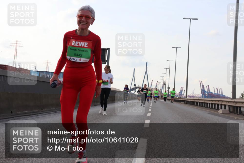 03.10.2026 - Köhlbrandbrückenlauf Mo-Foto http://msf.ph/oto/10641028 03.10.2026 16:20:06 Position 3 9443 meine-sportfotos.de