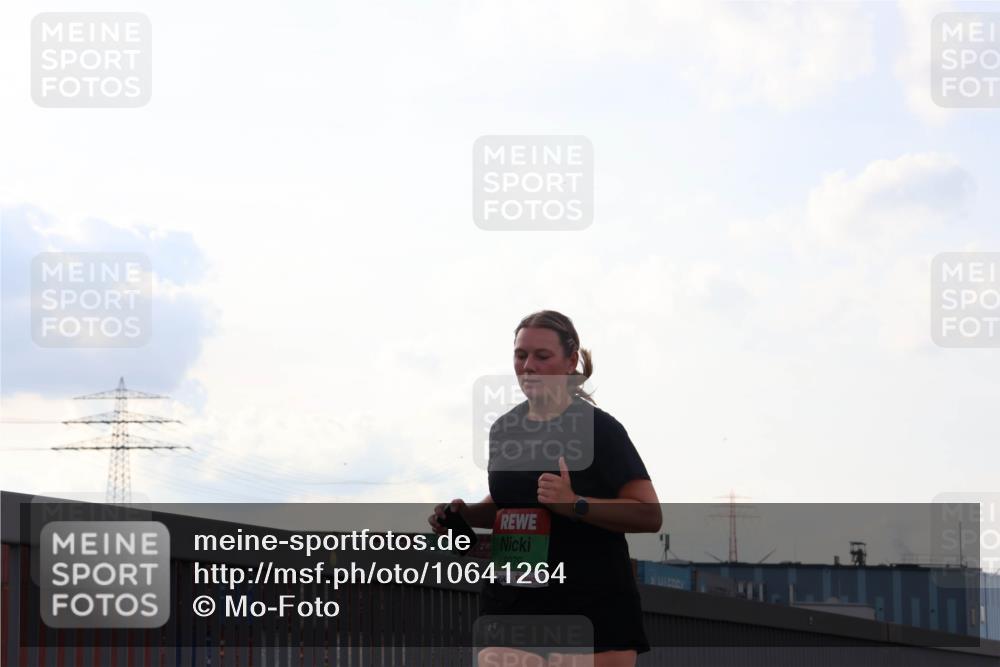 03.10.2026 - Köhlbrandbrückenlauf Mo-Foto http://msf.ph/oto/10641264 03.10.2026 16:20:45 Position 3 9279 meine-sportfotos.de