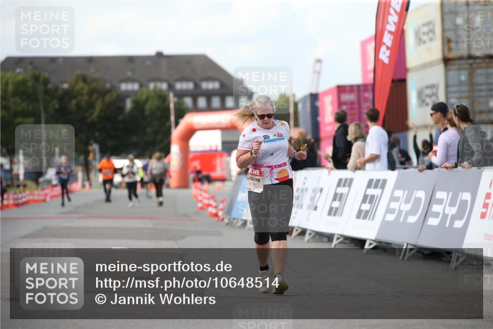 03.10.2026 - Köhlbrandbrückenlauf Jannik Wohlers http://msf.ph/oto/10648514 03.10.2026 13:53:22 Ziel 6528 meine-sportfotos.de