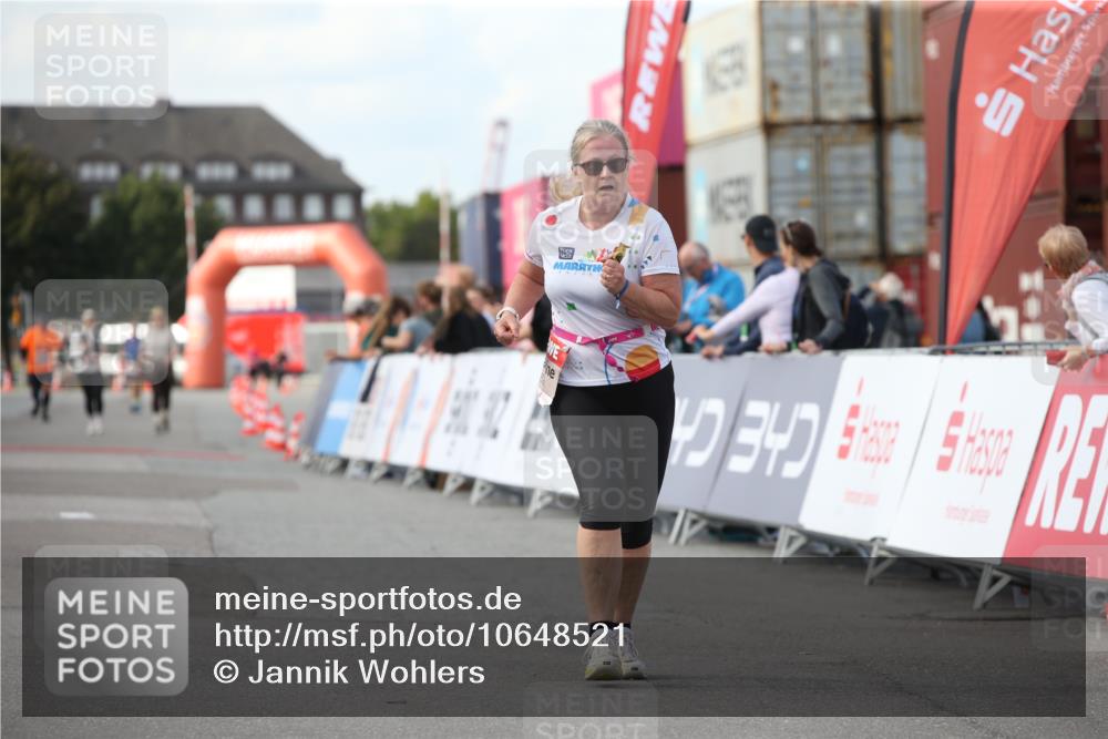 03.10.2026 - Köhlbrandbrückenlauf Jannik Wohlers http://msf.ph/oto/10648521 03.10.2026 13:53:24 Ziel 6528 meine-sportfotos.de