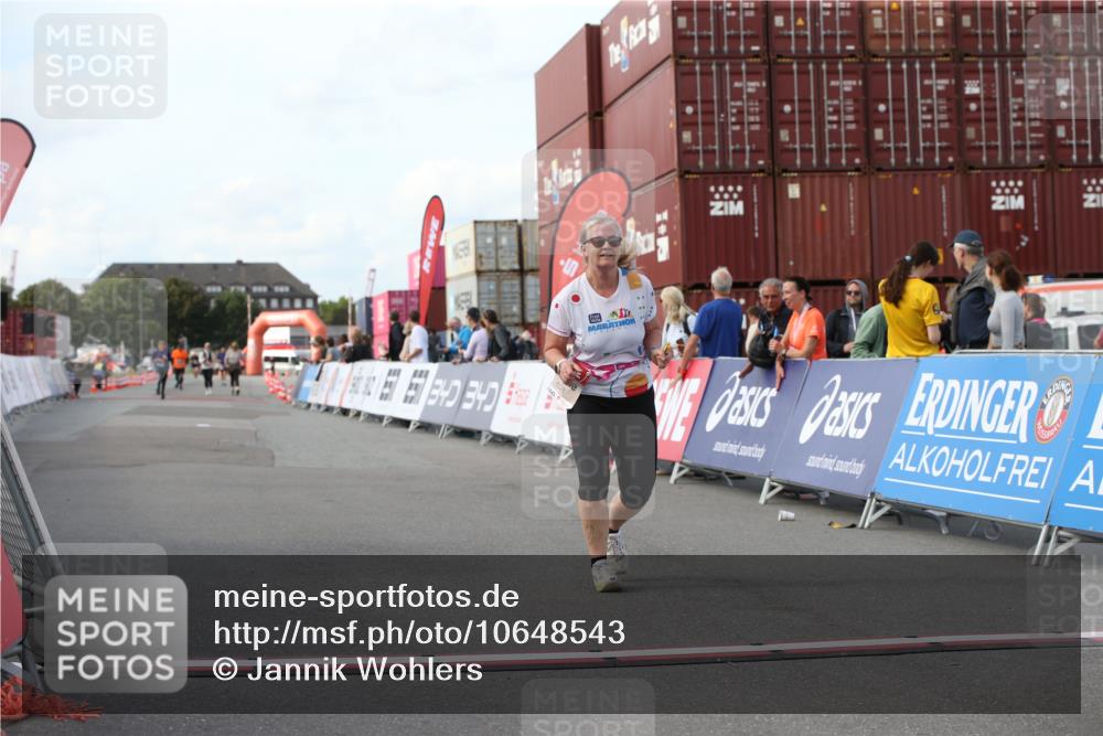 03.10.2026 - Köhlbrandbrückenlauf Jannik Wohlers http://msf.ph/oto/10648543 03.10.2026 13:53:27 Ziel 6528 meine-sportfotos.de