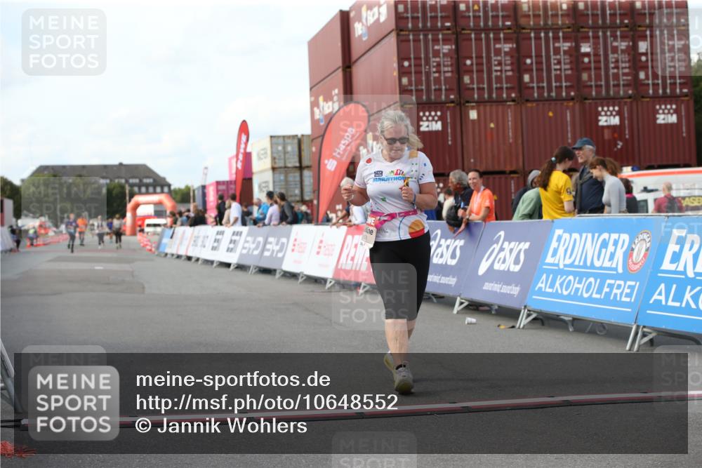 03.10.2026 - Köhlbrandbrückenlauf Jannik Wohlers http://msf.ph/oto/10648552 03.10.2026 13:53:28 Ziel 6528 meine-sportfotos.de