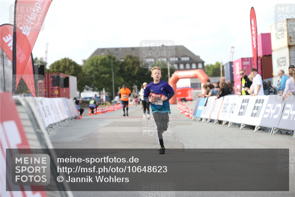 03.10.2026 - Köhlbrandbrückenlauf Jannik Wohlers http://msf.ph/oto/10648623 03.10.2026 13:53:36 Ziel 4666 meine-sportfotos.de