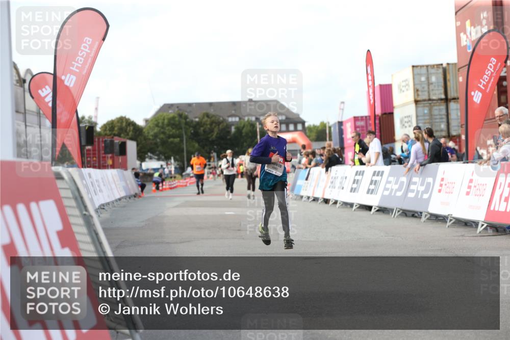 03.10.2026 - Köhlbrandbrückenlauf Jannik Wohlers http://msf.ph/oto/10648638 03.10.2026 13:53:37 Ziel 4666 meine-sportfotos.de