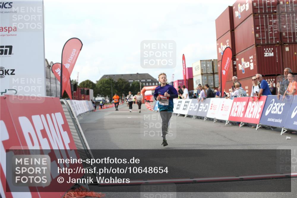 03.10.2026 - Köhlbrandbrückenlauf Jannik Wohlers http://msf.ph/oto/10648654 03.10.2026 13:53:38 Ziel 4666 meine-sportfotos.de