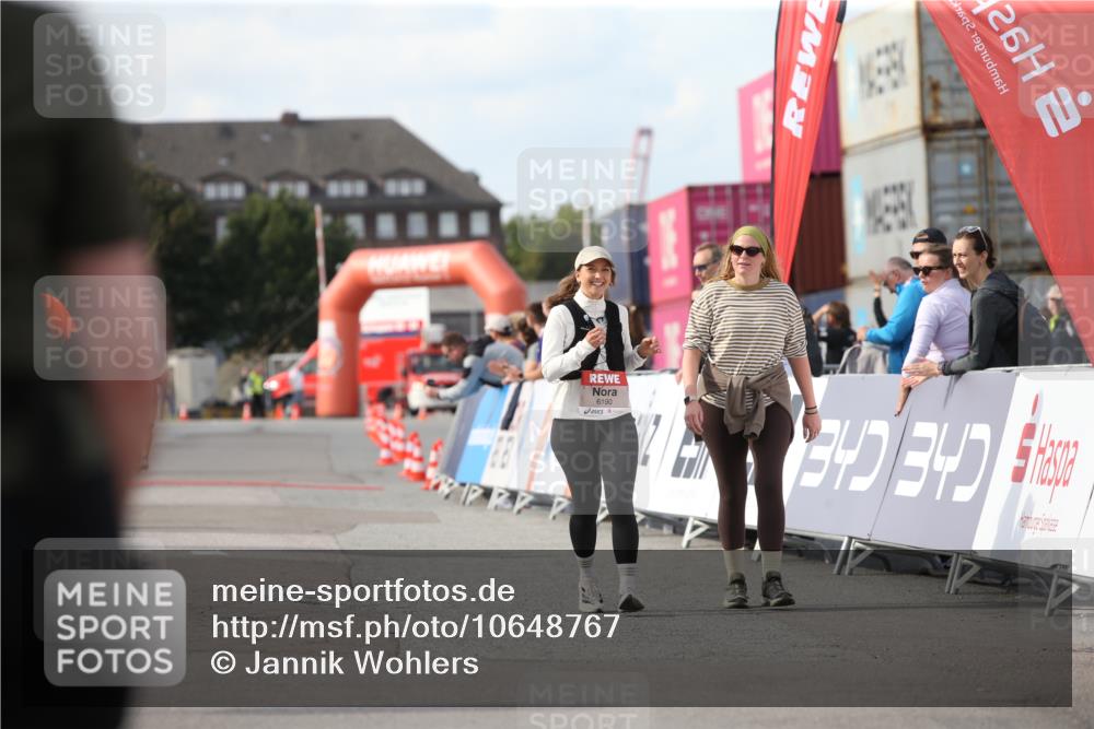 03.10.2026 - Köhlbrandbrückenlauf Jannik Wohlers http://msf.ph/oto/10648767 03.10.2026 13:53:49 Ziel 6190 meine-sportfotos.de