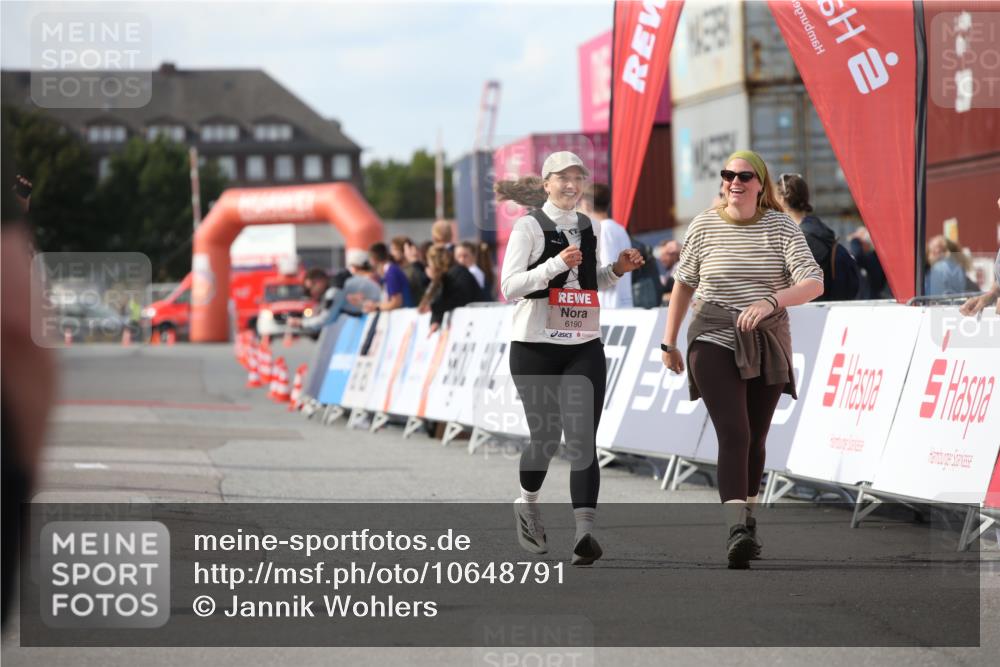 03.10.2026 - Köhlbrandbrückenlauf Jannik Wohlers http://msf.ph/oto/10648791 03.10.2026 13:53:52 Ziel 6190, 6353 meine-sportfotos.de