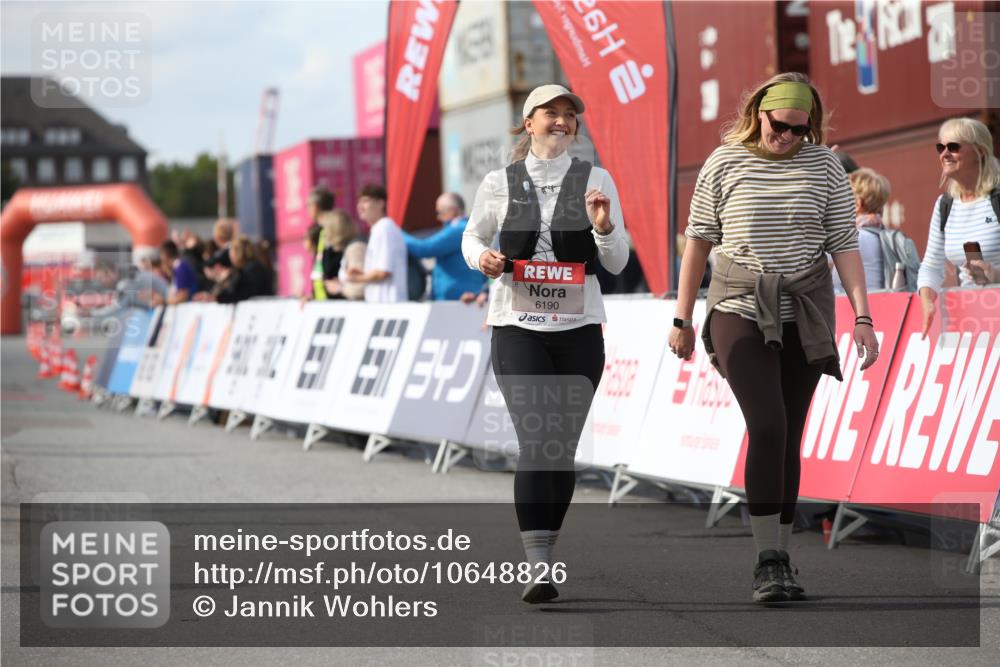03.10.2026 - Köhlbrandbrückenlauf Jannik Wohlers http://msf.ph/oto/10648826 03.10.2026 13:53:54 Ziel 5404, 6190, 6353 meine-sportfotos.de