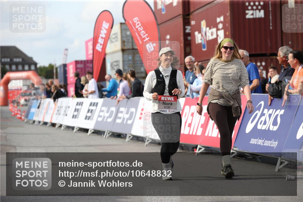 03.10.2026 - Köhlbrandbrückenlauf Jannik Wohlers http://msf.ph/oto/10648832 03.10.2026 13:53:55 Ziel 5404, 6190, 6353 meine-sportfotos.de
