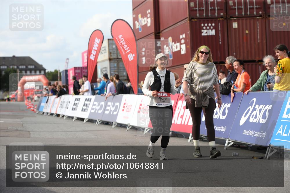 03.10.2026 - Köhlbrandbrückenlauf Jannik Wohlers http://msf.ph/oto/10648841 03.10.2026 13:53:56 Ziel 5404, 6190, 6353 meine-sportfotos.de