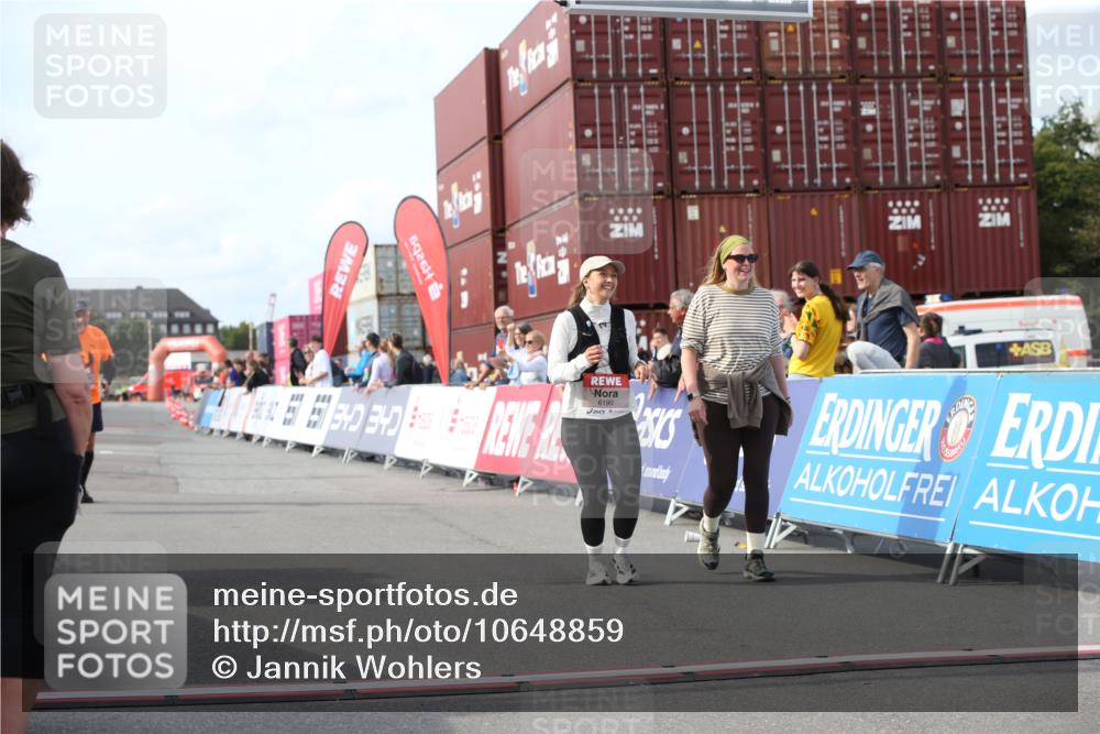03.10.2026 - Köhlbrandbrückenlauf Jannik Wohlers http://msf.ph/oto/10648859 03.10.2026 13:53:57 Ziel 4854, 5404, 6190, 6353 meine-sportfotos.de