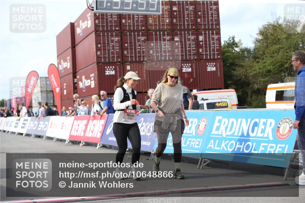 03.10.2026 - Köhlbrandbrückenlauf Jannik Wohlers http://msf.ph/oto/10648866 03.10.2026 13:53:58 Ziel 4854, 5404, 6190, 6353 meine-sportfotos.de